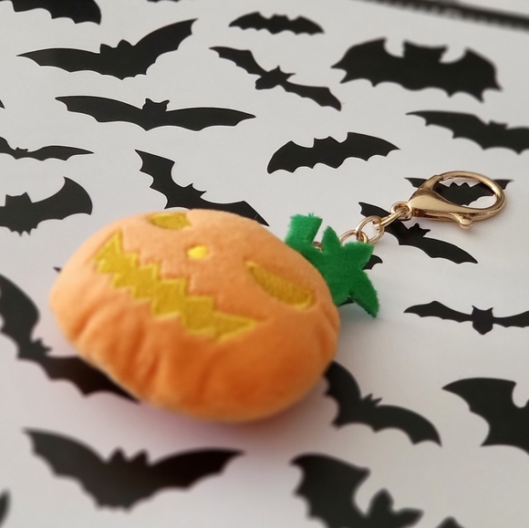 Jack-o-Lantern Bag Charm - Picture 2 of 2